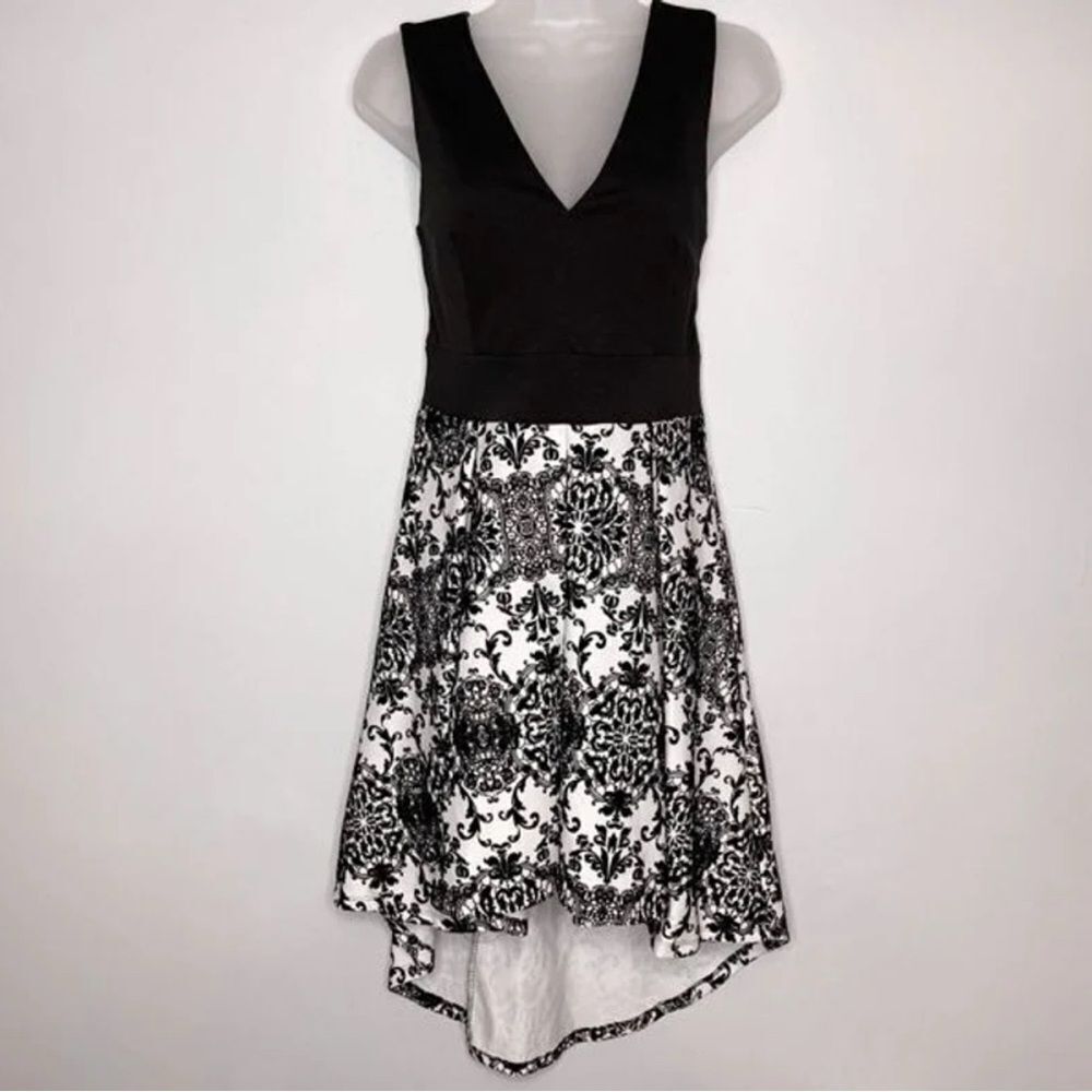 Haute Monde Black & White V-Neck High-Low Print Dress
